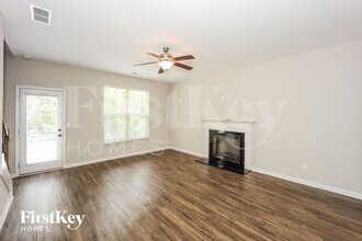 209 Grove Pointe Dr in Locust Grove, GA - Building Photo - Building Photo