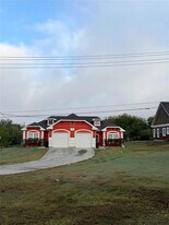 398 Mesa Dr, Unit D in Del Valle, TX - Building Photo