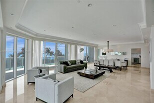 10101 Collins Ave in Bal Harbour, FL - Building Photo