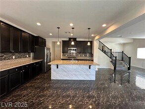 7726 Pyrenees Park Dr in Las Vegas, NV - Building Photo - Building Photo
