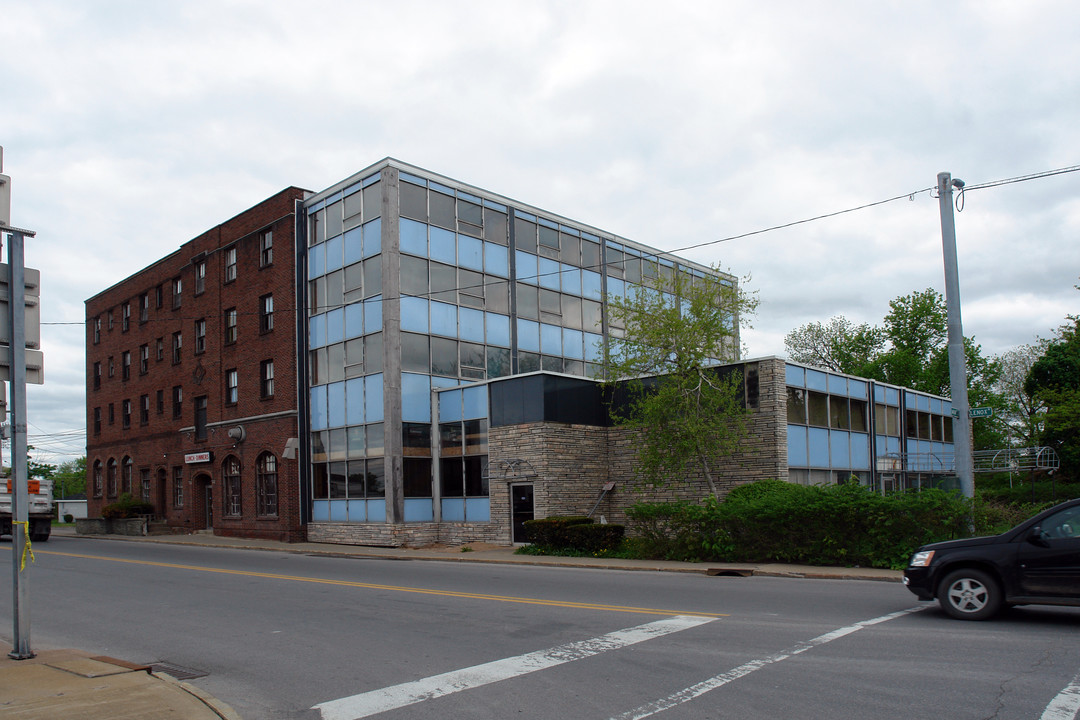 181 Main St in Oneida, NY - Building Photo