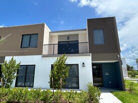 14624 SW 261st Terrace in Princeton, FL - Building Photo