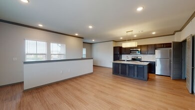 35 Degrees North Apartment Homes in Edmond, OK - Building Photo - Building Photo