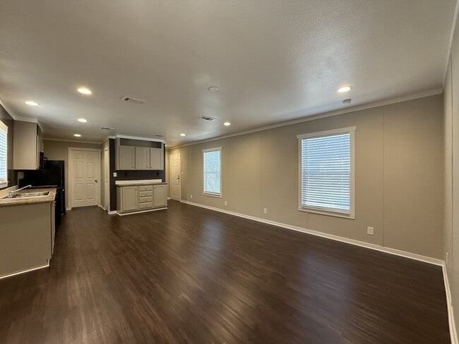 113 Lillian St in Conroe, TX - Building Photo - Building Photo