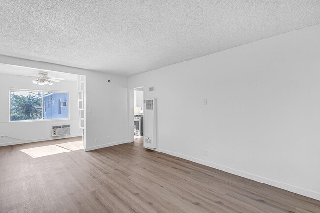 6120 Radford Ave in Los Angeles, CA - Building Photo - Building Photo