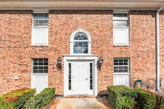 property at 4212 Lake Underhill Rd