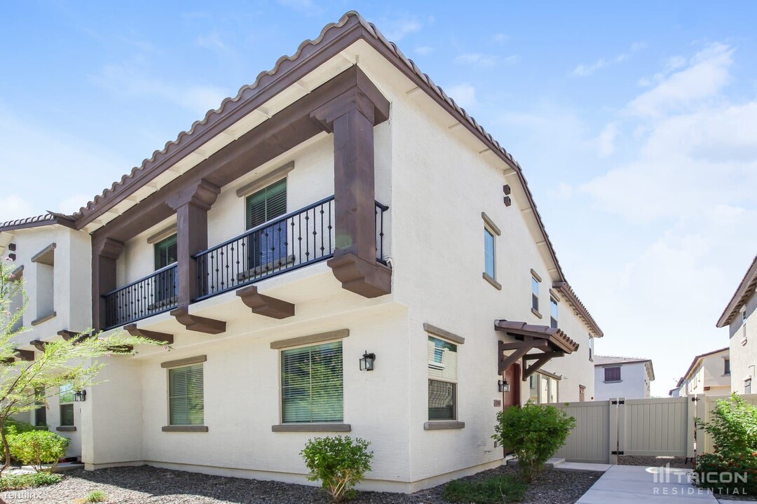 12585 W Steed Ridge in Peoria, AZ - Building Photo