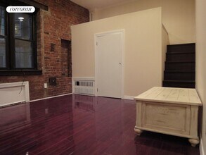 152 E 35th St in New York, NY - Building Photo - Building Photo