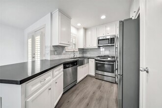 5951 S Loop E in Houston, TX - Foto de edificio - Building Photo