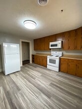 202 Francis St W in Jacksonville, AL - Building Photo - Building Photo