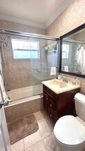 800 NE 6th St, Unit 1 in Fort Lauderdale, FL - Building Photo - Building Photo