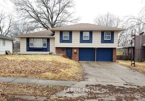 8608 E 109 St in Kansas City, MO - Building Photo