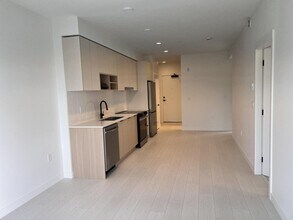 10466-1138A 138a St in Surrey, BC - Building Photo - Building Photo