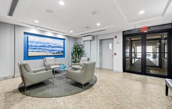 360 shore in Long Beach, NY - Foto de edificio - Building Photo
