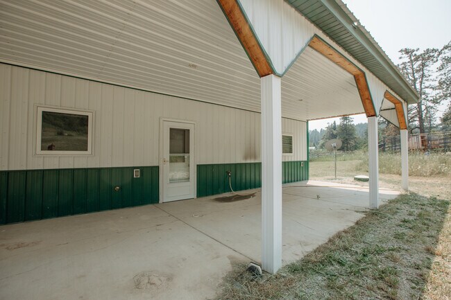 120 Lasso Ln, Unit 3 in Lewistown, MT - Building Photo - Building Photo