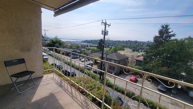 2625 13th Avenue West, Unit 203