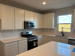 16815 Aiken Ridge Cir in Louisville, KY - Building Photo - Building Photo