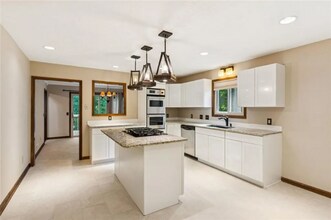 1616 Maple Ridge Dr in Suwanee, GA - Building Photo - Building Photo