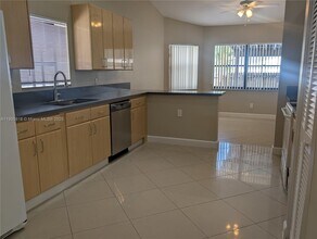 219 SE 8th St in Dania Beach, FL - Building Photo - Building Photo