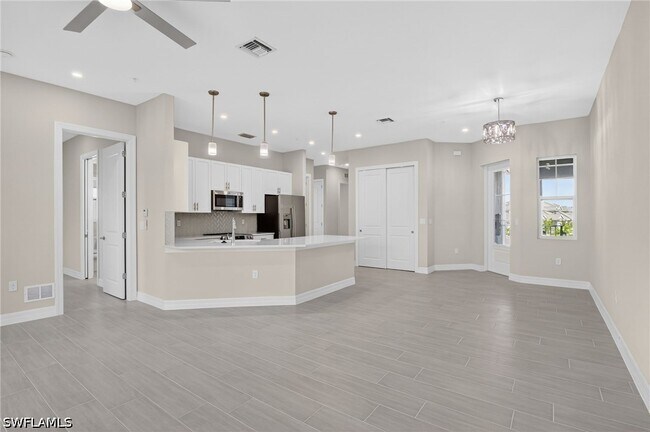 property at 286 Indies Dr E