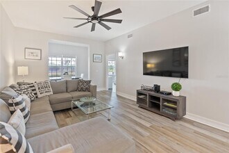 3702 54th Dr W in Bradenton, FL - Foto de edificio - Building Photo