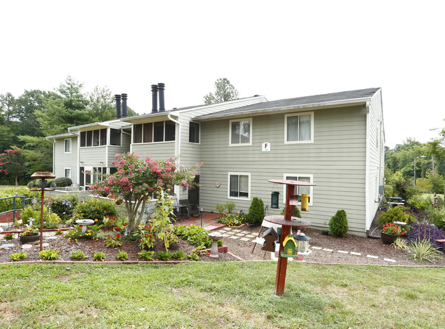 Strawberry Hill Apartments in Durham, NC - Building Photo - Building Photo