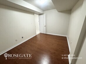 194 Breton Ave in Mississauga, ON - Building Photo - Building Photo