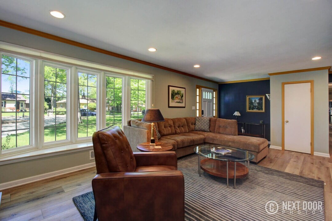 1614 Oak Park Dr in South Bend, IN - Building Photo