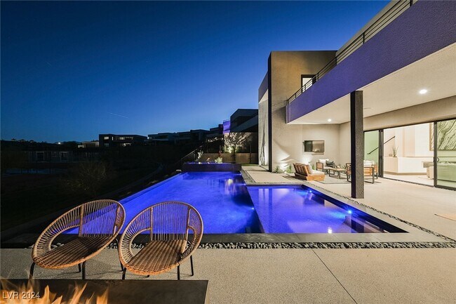 property at 29 Canyon Bay Dr