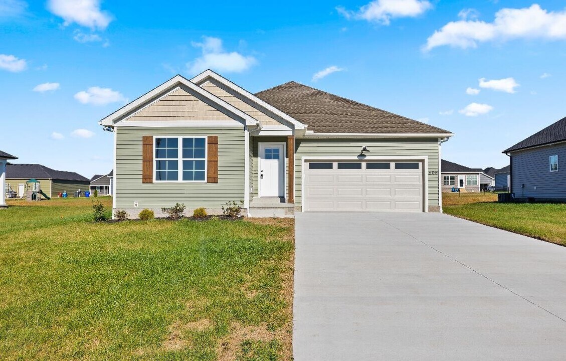 608 Victoria Wy in Franklin, KY - Building Photo