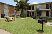 Spring Oaks Apartments photo'