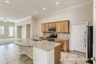 8125 Chimney Bluff St in North Las Vegas, NV - Building Photo - Building Photo