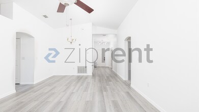 510 Heather Hill Blvd in Davenport, FL - Foto de edificio - Building Photo