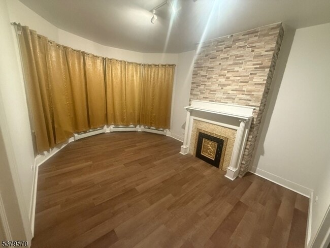 property at 751 E 25th St