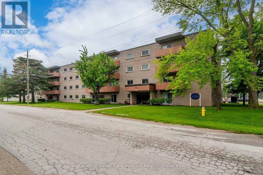 184-184 8th St in Collingwood, ON - Building Photo