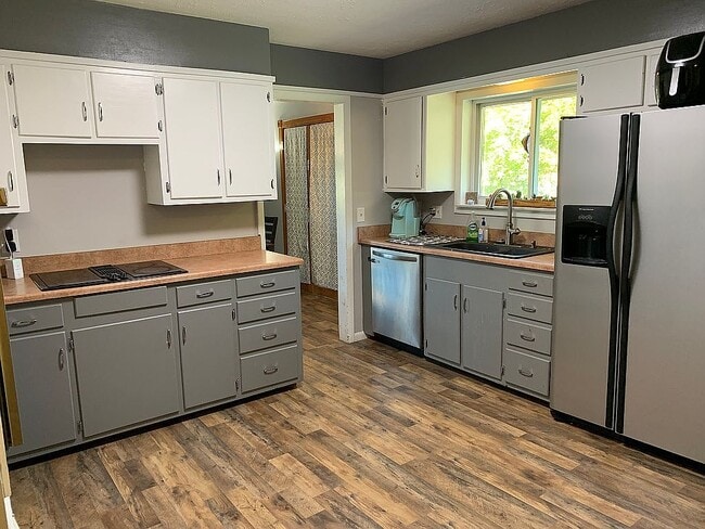 property at 2232 Forest Dr