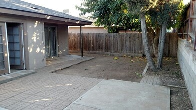 4311 N Ellendale Ave in Fresno, CA - Building Photo - Building Photo