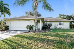 28 SW 13th St in Cape Coral, FL - Building Photo
