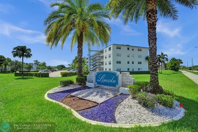 1020 Lincoln A in Boca Raton, FL - Foto de edificio - Building Photo