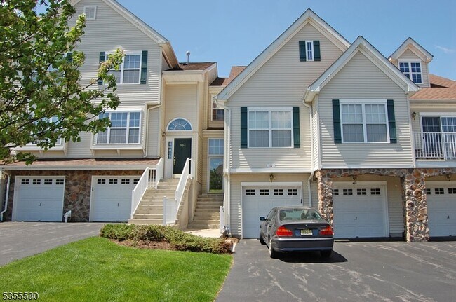property at 906 Wendover Ct