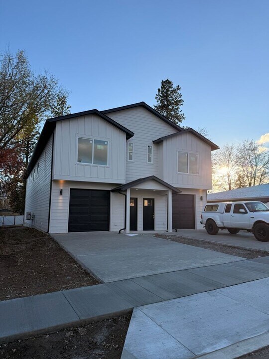 108 E 15th Ave in Post Falls, ID - Building Photo