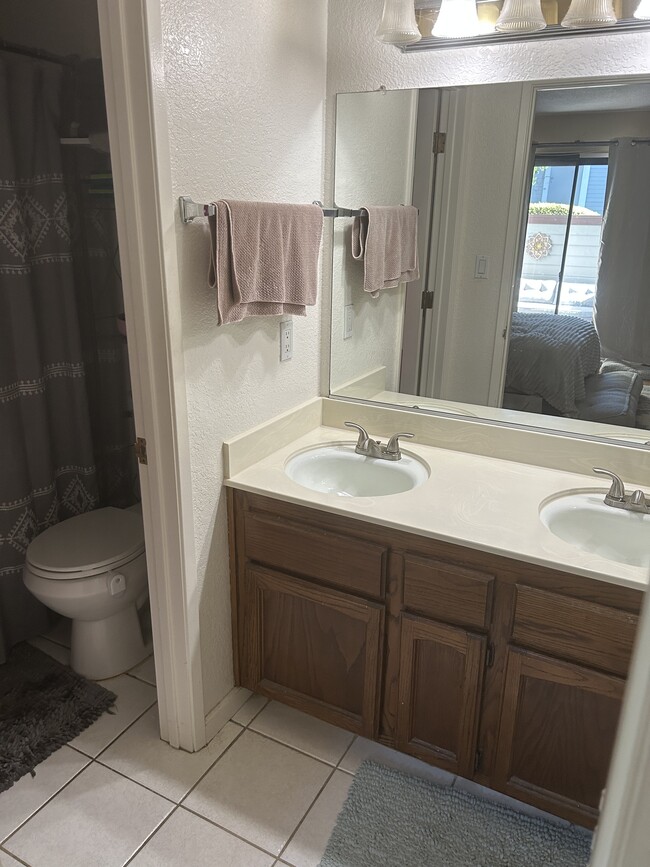 property at 7417 Auburn Oaks Ct