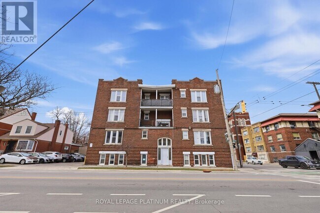 120 Sherman Ave S in Hamilton, ON - Building Photo - Building Photo