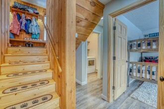 71 Easterly Rd in Lincoln, NH - Building Photo - Building Photo