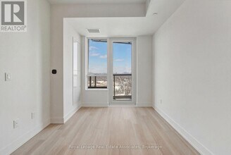 60 Central Park Roadway in Toronto, ON - Building Photo - Building Photo