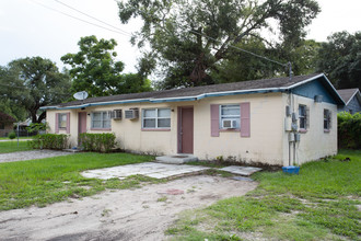 1419 E Linebaugh Ave in Tampa, FL - Building Photo - Building Photo