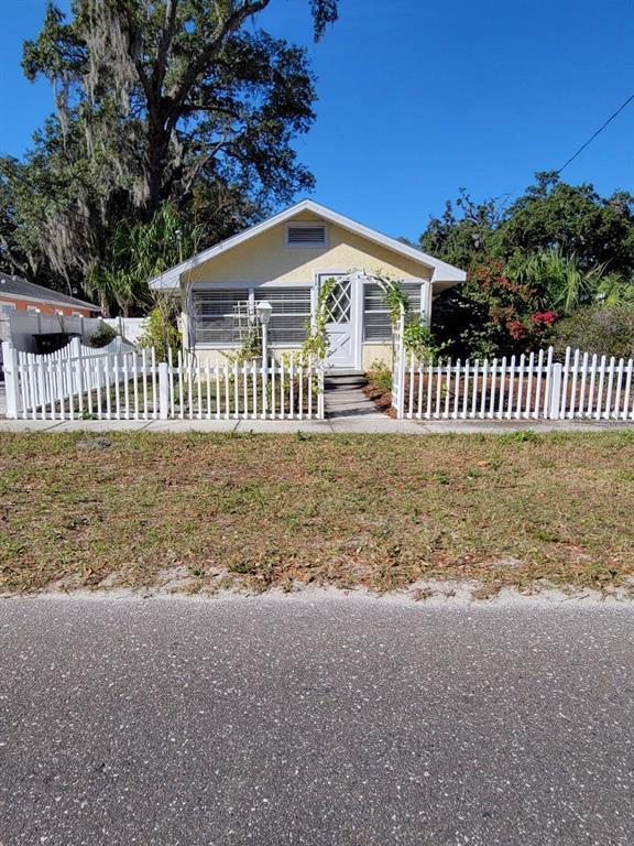 518 4th St NW in Largo, FL - Building Photo - Building Photo