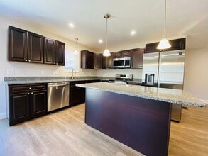 5 Glacier Path in Middleboro, MA - Building Photo - Building Photo