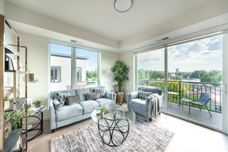 Overland Apartments in Minneapolis, MN - Building Photo - Interior Photo