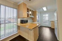 1917 Augusta Dr photo'